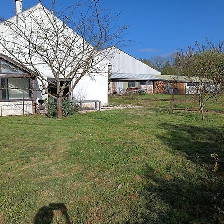 Campagne-Jolie Maison Avec Jardin- Proche Dole Chevigny  객실 사진